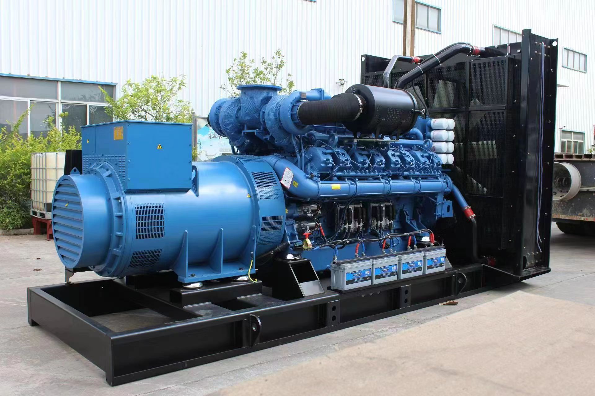 玉柴1800kw千瓦YC16VTD2700-D30柴油發電機組